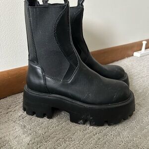 Steve Madden Black platform Boots